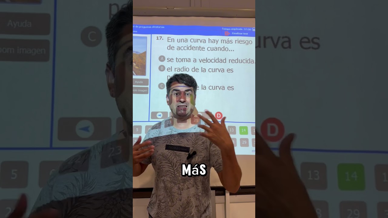 en una curva hay más riesgo de accidente cuando...