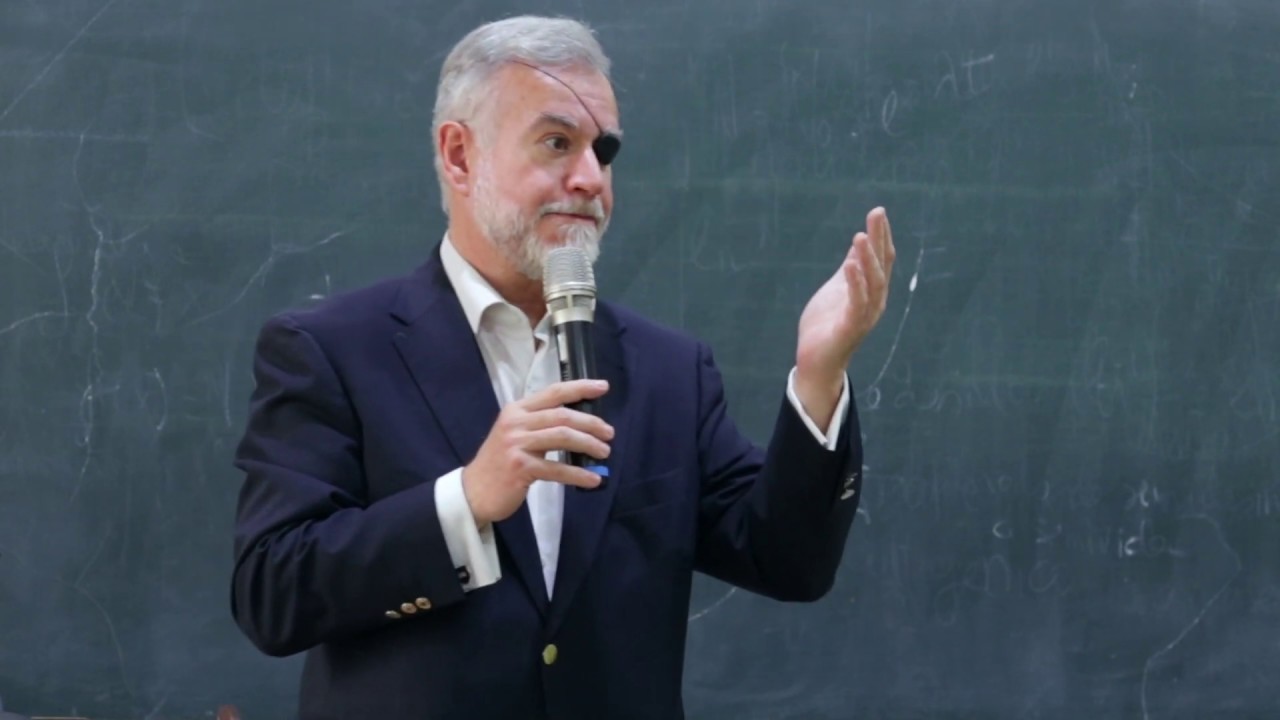 josé javier esparza por que lleva parche